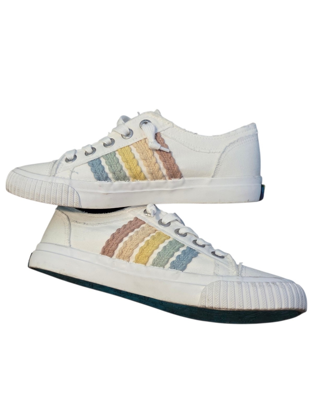 White Canvas Low-Top Sneaker With Embroidered Detail.